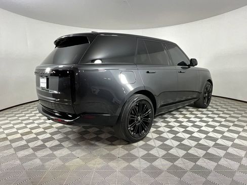 Used 2024 Land Rover Range Rover SE AWD/4WD image 4
