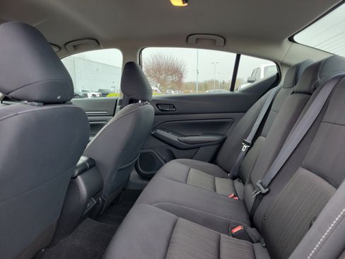 Used 2025 Nissan Altima 2.5 SV image 11