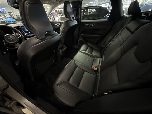 Used 2023 Volvo XC60 B5 Core AWD/4WD image 28