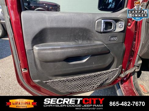 Used 2021 Jeep Gladiator Overland AWD/4WD image 13