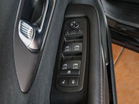 Used 2026 Chrysler Pacifica Select FWD image 27