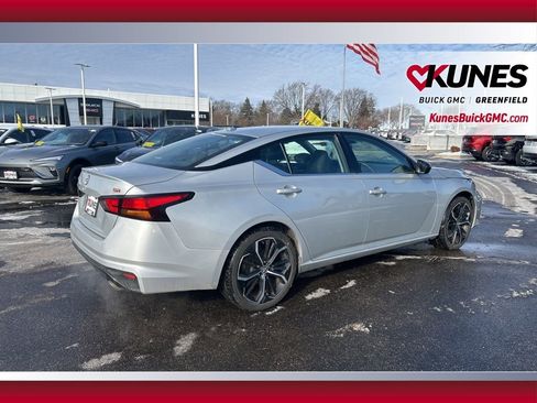 Used 2024 Nissan Altima 2.5 SR image 5