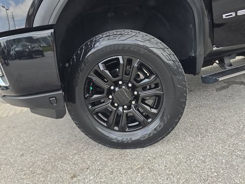 Certified 2022 GMC Sierra 2500 Denali w/ Denali Black Diamond Edition AWD/4WD image 31