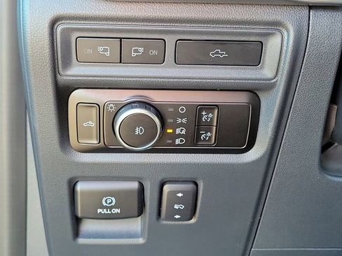 Certified 2023 Ford F150 Lariat w/ Equipment Group 502A High image 17