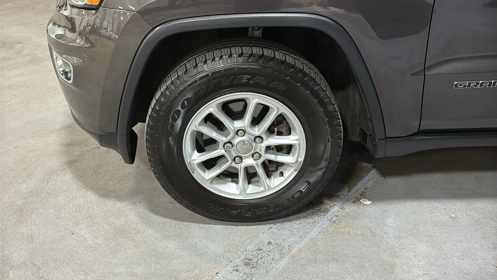 Used 2019 Jeep Grand Cherokee Laredo AWD/4WD image 8