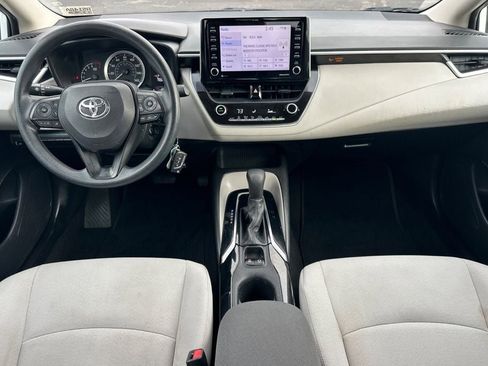 Used 2021 Toyota Corolla LE image 10