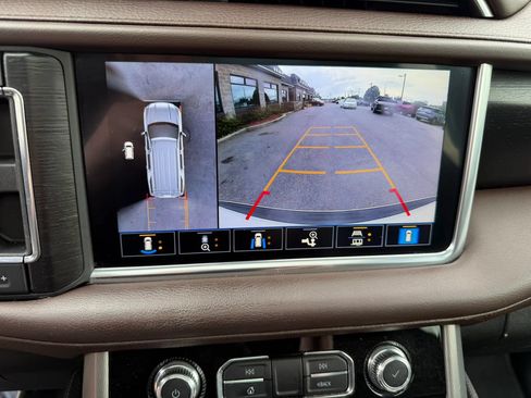 Used 2021 GMC Yukon XL Denali w/ Denali Premium Package AWD/4WD image 22