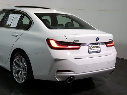 Used 2025 BMW 330i xDrive Sedan AWD/4WD image 11