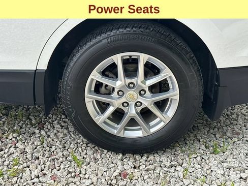 Used 2023 Chevrolet Equinox LT AWD/4WD image 9