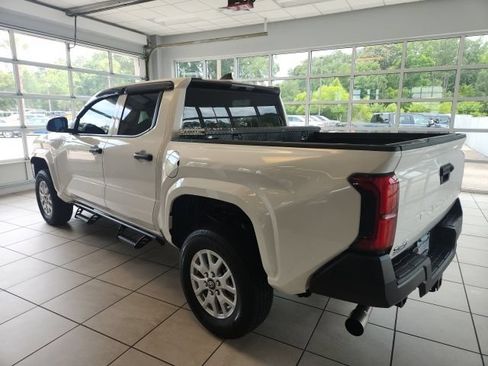Used 2024 Toyota Tacoma SR AWD/4WD image 6