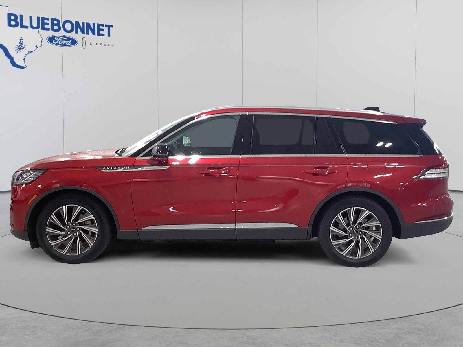 Certified 2025 Lincoln Aviator 2WD image 8