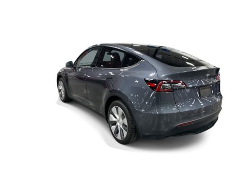 Certified 2023 Tesla Model Y Long Range AWD/4WD image 4
