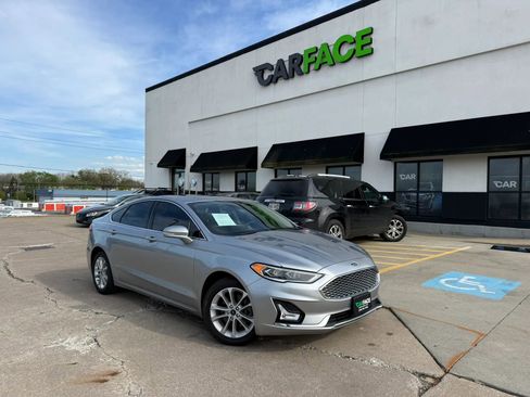Used 2020 Ford Fusion Energi Titanium FWD image 1