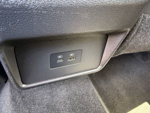Used 2023 Nissan Rogue SV FWD image 10