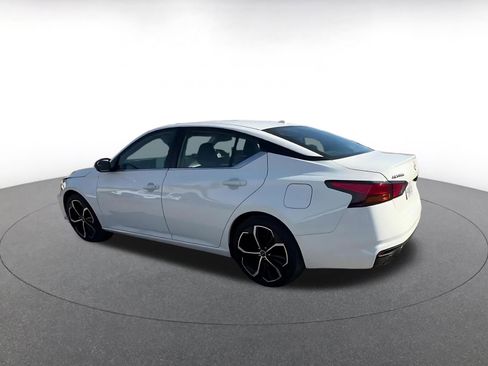 Used 2025 Nissan Altima 2.5 SR image 10