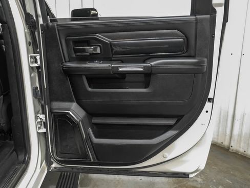 Used 2022 RAM 3500 Limited AWD/4WD image 46