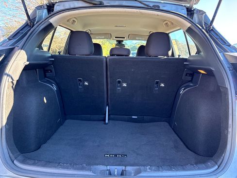 Used 2021 Nissan Kicks SR image 23