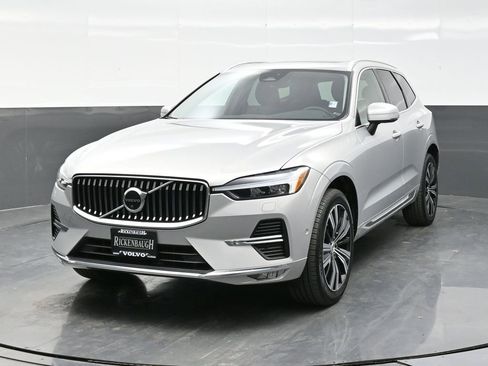 Used 2023 Volvo XC60 B5 Plus w/ Climate Package image 2