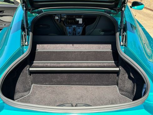 Used 2025 Aston Martin V8 Vantage Coupe image 40