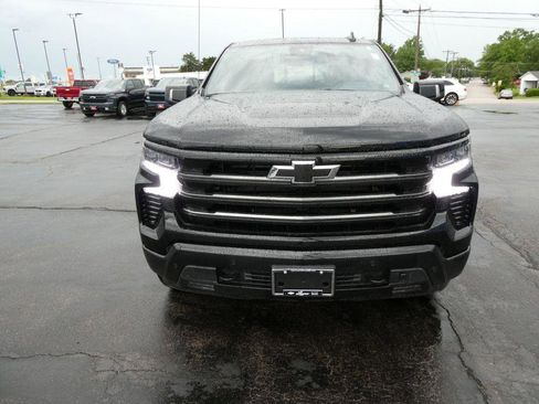 New 2026 Chevrolet Silverado 1500 High Country w/ High Country Premium Package AWD/4WD image 9