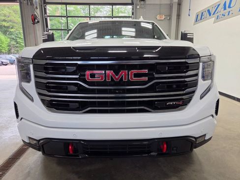 Used 2025 GMC Sierra 1500 AT4 w/ Technology Package AWD/4WD image 3