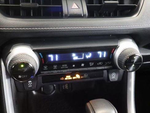 Used 2025 Toyota RAV4 XLE AWD/4WD image 20