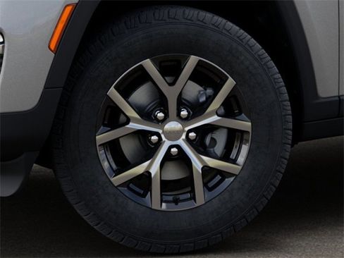 New 2025 Jeep Grand Cherokee Limited w/ Trailer Tow Package image 8