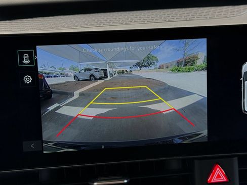 Used 2026 Kia Carnival FWD image 25