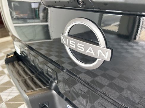 Used 2025 Nissan Frontier SV image 8