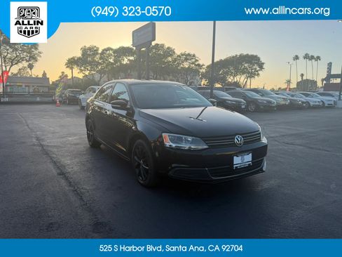 Used 2013 Volkswagen Jetta SE FWD image 3