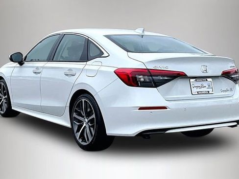 Used 2024 Honda Civic Touring image 4
