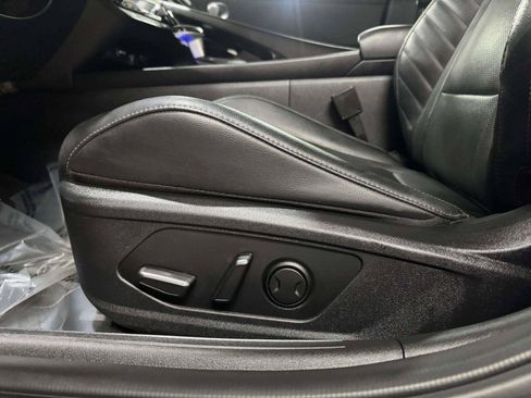 Used 2023 Hyundai Elantra Limited w/ Winter Weather Package FWD image 24