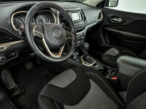 Used 2015 Jeep Cherokee Sport w/ Cold Weather Group AWD/4WD image 14