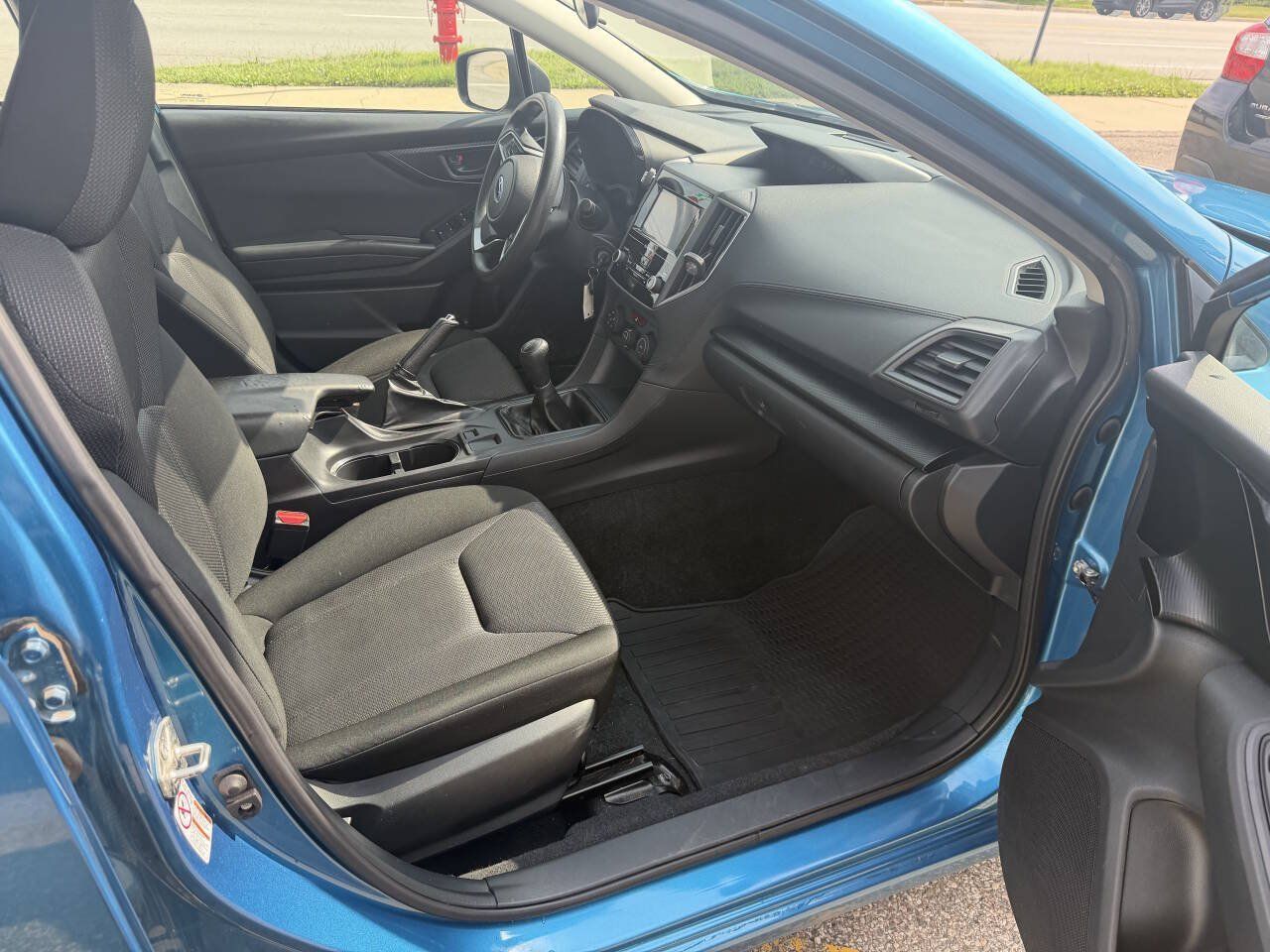 Used 2017 Subaru Impreza 2.0i AWD/4WD image 25