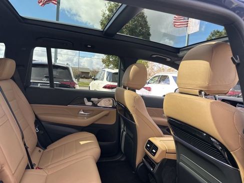 Used 2024 Mercedes-Benz GLS 580 4MATIC image 33