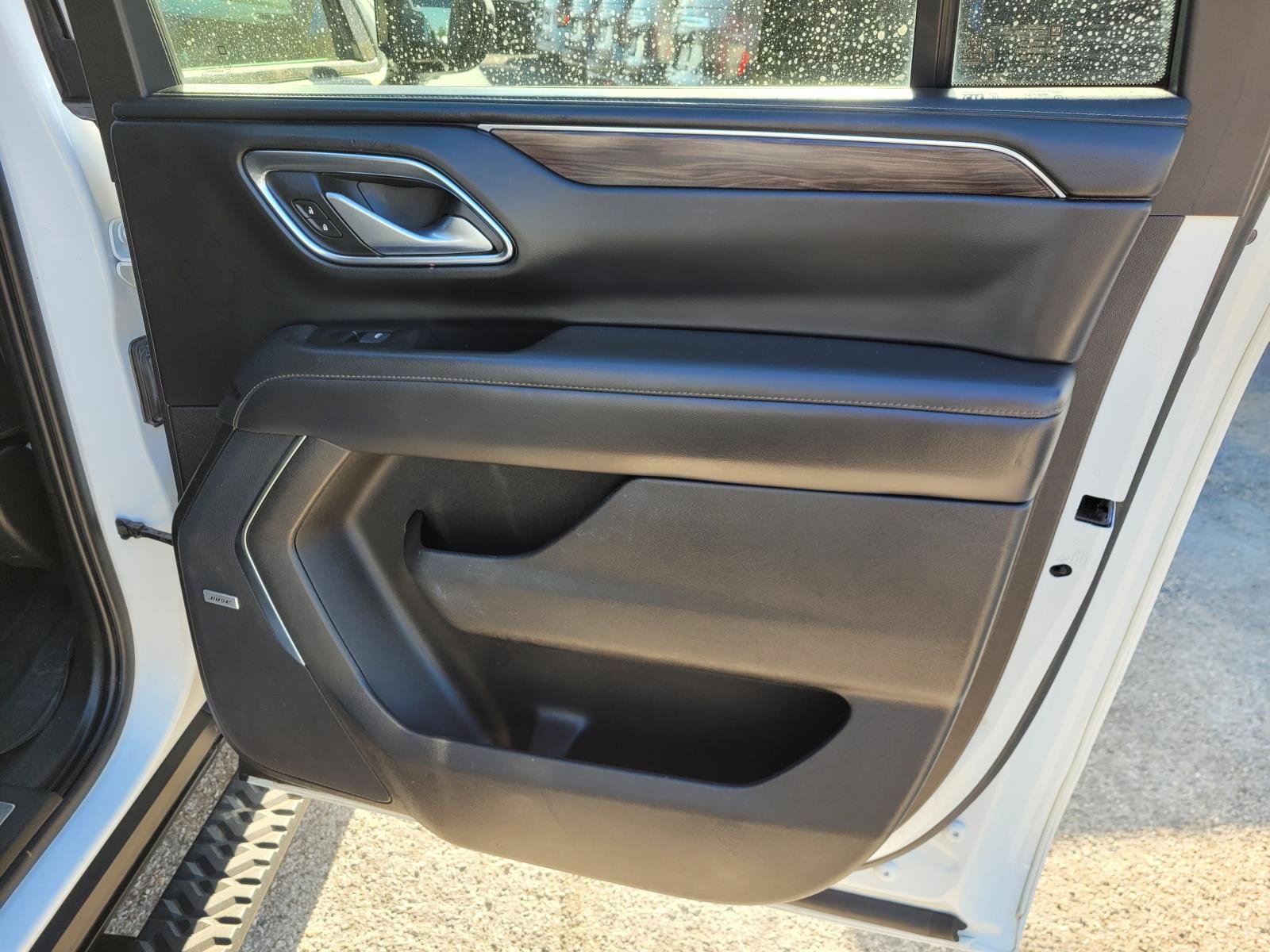 Used 2022 Chevrolet Suburban Z71 AWD/4WD image 11