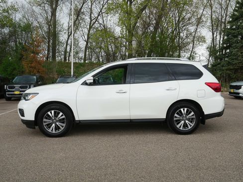 Used 2017 Nissan Pathfinder SL w/ Trailer Tow Package AWD/4WD image 4