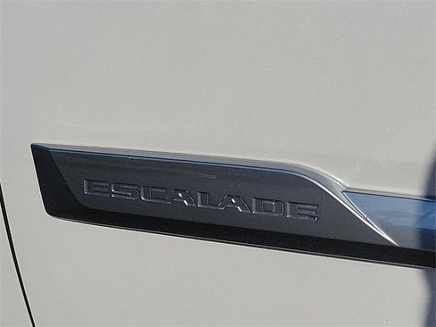 Used 2019 Cadillac Escalade ESV Luxury image 30