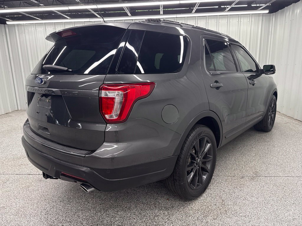 Used 2019 Ford Explorer XLT w/ Equipment Group 202A FWD image 6