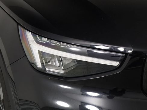Certified 2025 Volvo XC40 B5 Plus AWD/4WD image 26