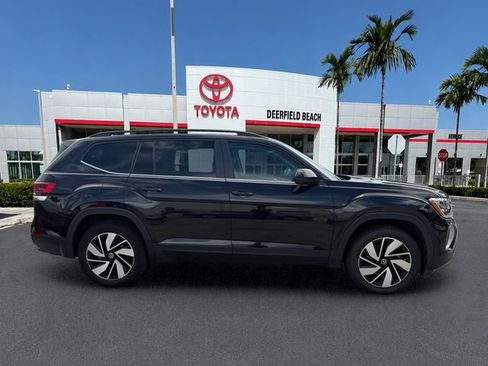 Used 2025 Volkswagen Atlas SE FWD image 11