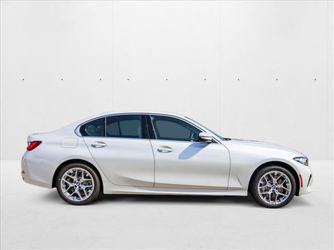 Used 2025 BMW 330i xDrive 330i xDrive w/ Convenience Package image 4