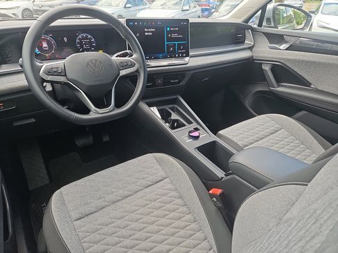 Used 2026 Volkswagen Tiguan S AWD/4WD image 3