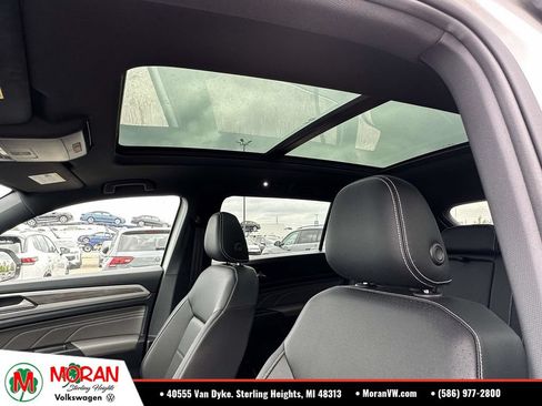 Certified 2023 Volkswagen Atlas Cross Sport SE w/ Panoramic Sunroof Package AWD/4WD image 21