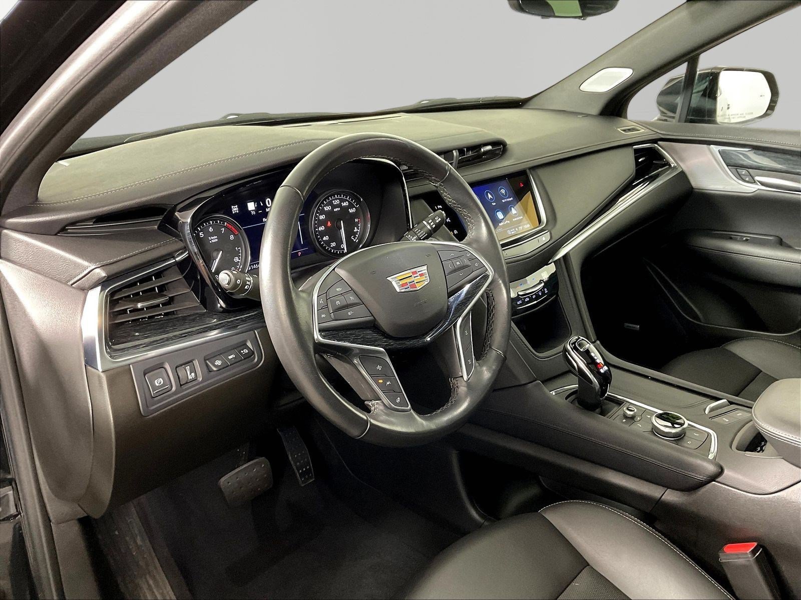 Used 2023 Cadillac XT5 Premium Luxury w/ Technology Package AWD/4WD image 17