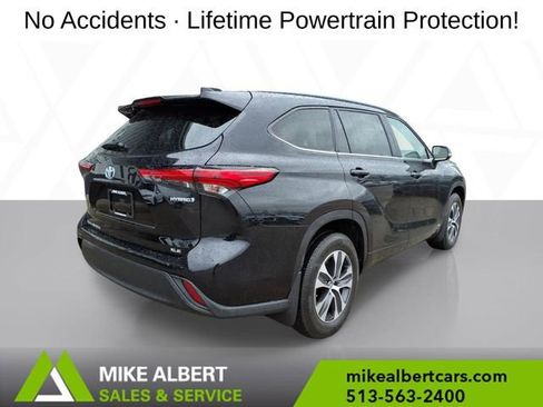 Used 2023 Toyota Highlander XLE AWD/4WD image 7
