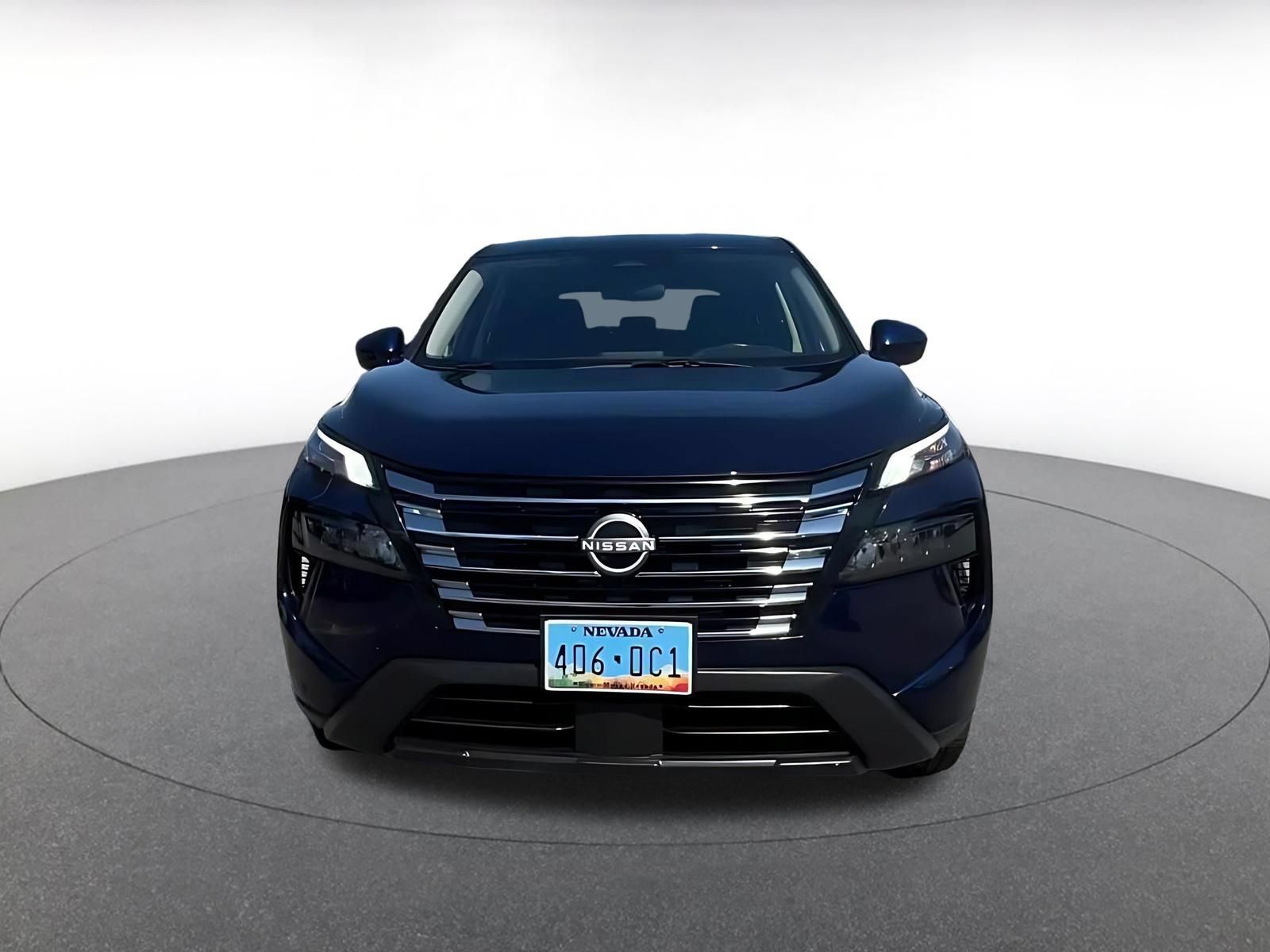 Used 2025 Nissan Rogue SV FWD image 4