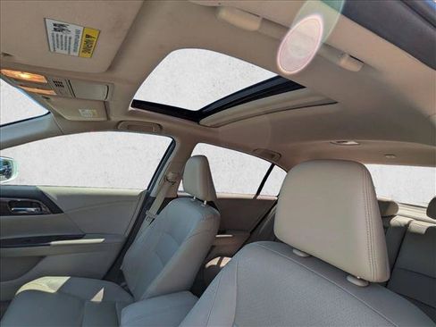 Used 2017 Honda Accord EX-L image 14