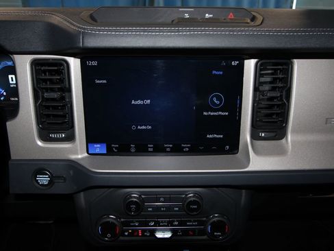 Used 2025 Ford Bronco Outer Banks image 13