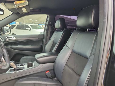 Used 2019 Jeep Grand Cherokee Altitude image 15
